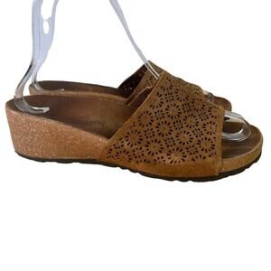 A Giannetti Slide Sandals Women's Size 6 Brown Wedge Italy Floral Cut Leather